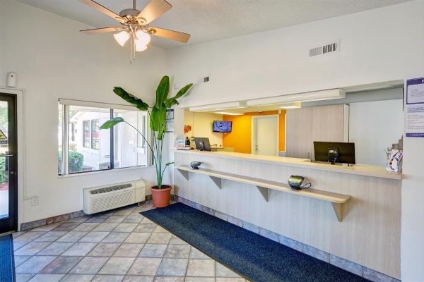 MOTEL 6 PINEHURST - ABERDEEN NC (Aberdeen)